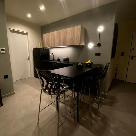 Vyron 1 Elegance Apartament