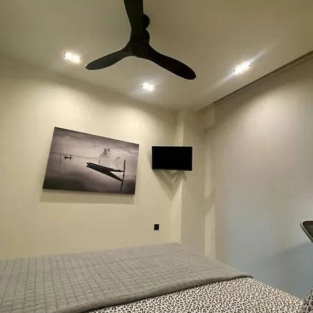 Vyron 1 Elegance Apartament *