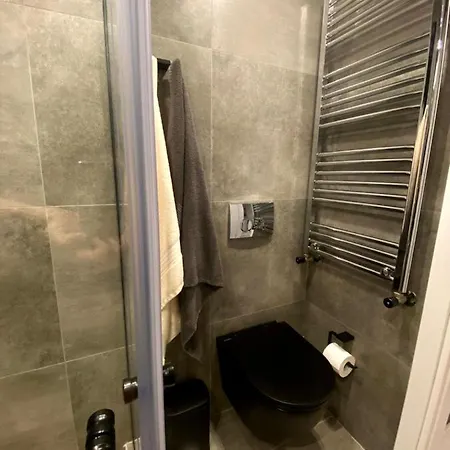 Vyron 1 Elegance شقة نيا ميشانيونا